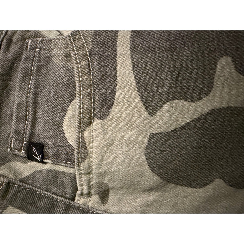 11/29 KanCan green camo stretch jeans BRAND NEW 2026 Release - Picture 4 of 7